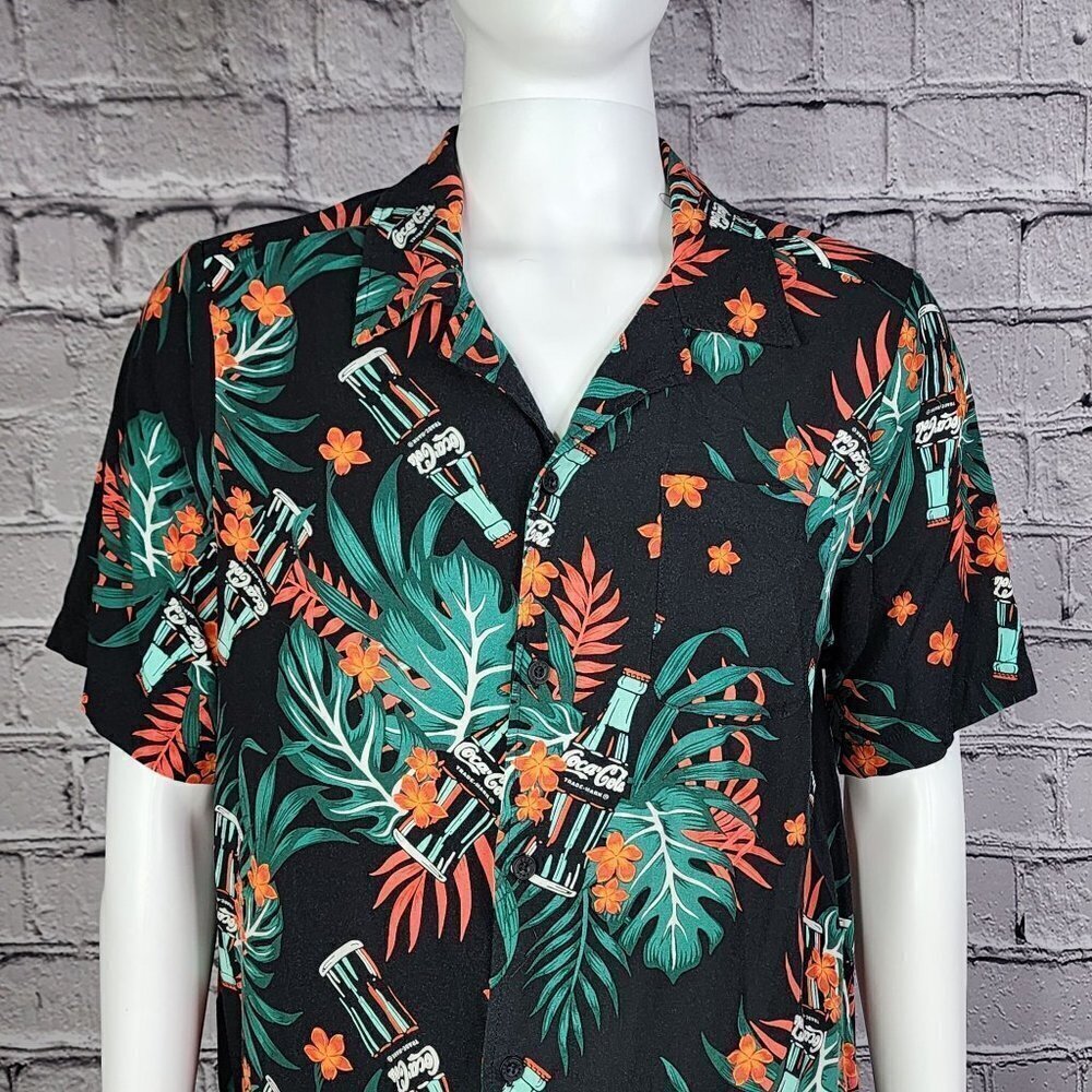 Coca-Cola Tropical Hawaiian Alpha Short Sleeve Button Shirt Men's Large